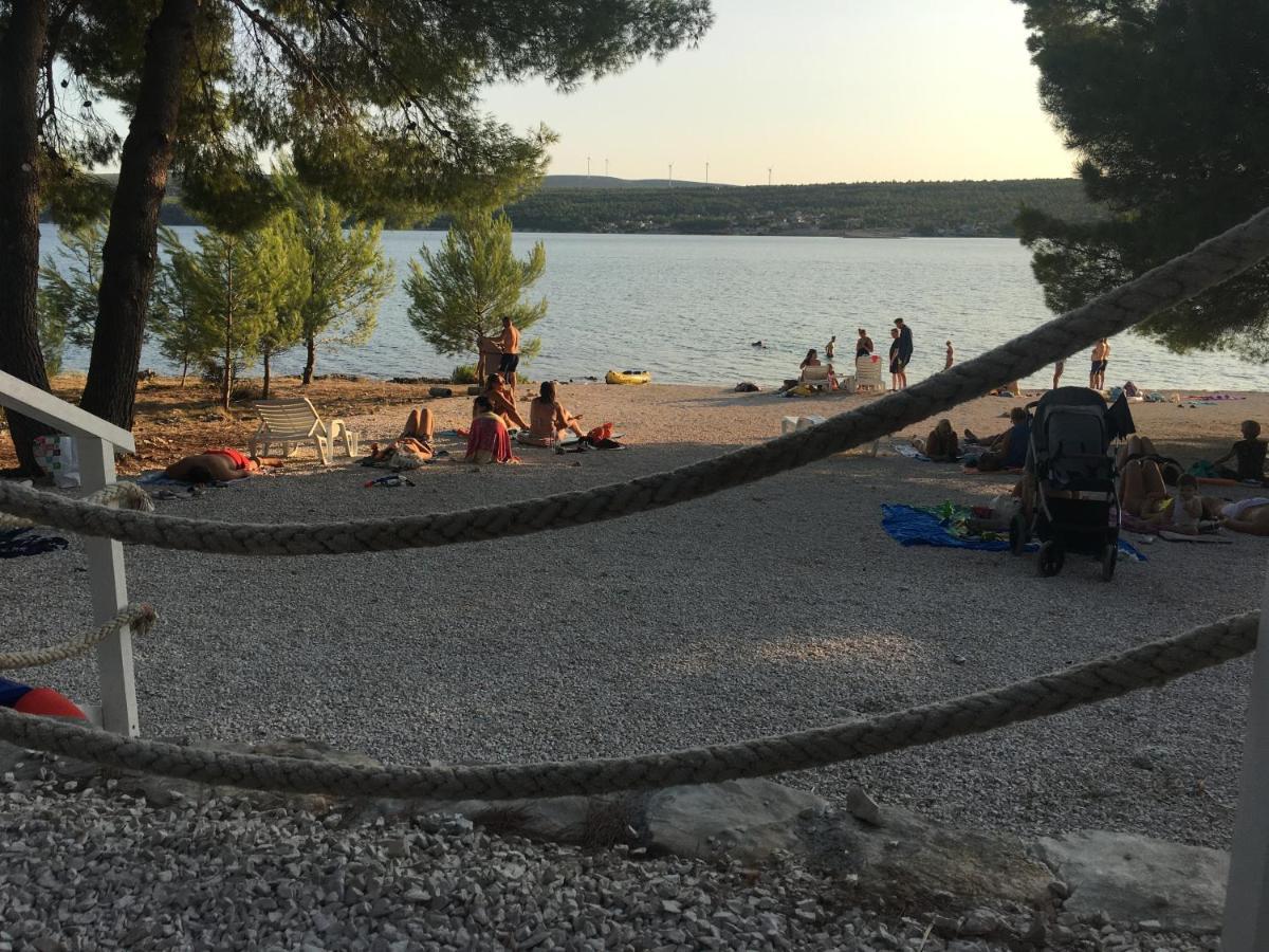 Holiday House Green Dream Obrovac Bagian luar foto